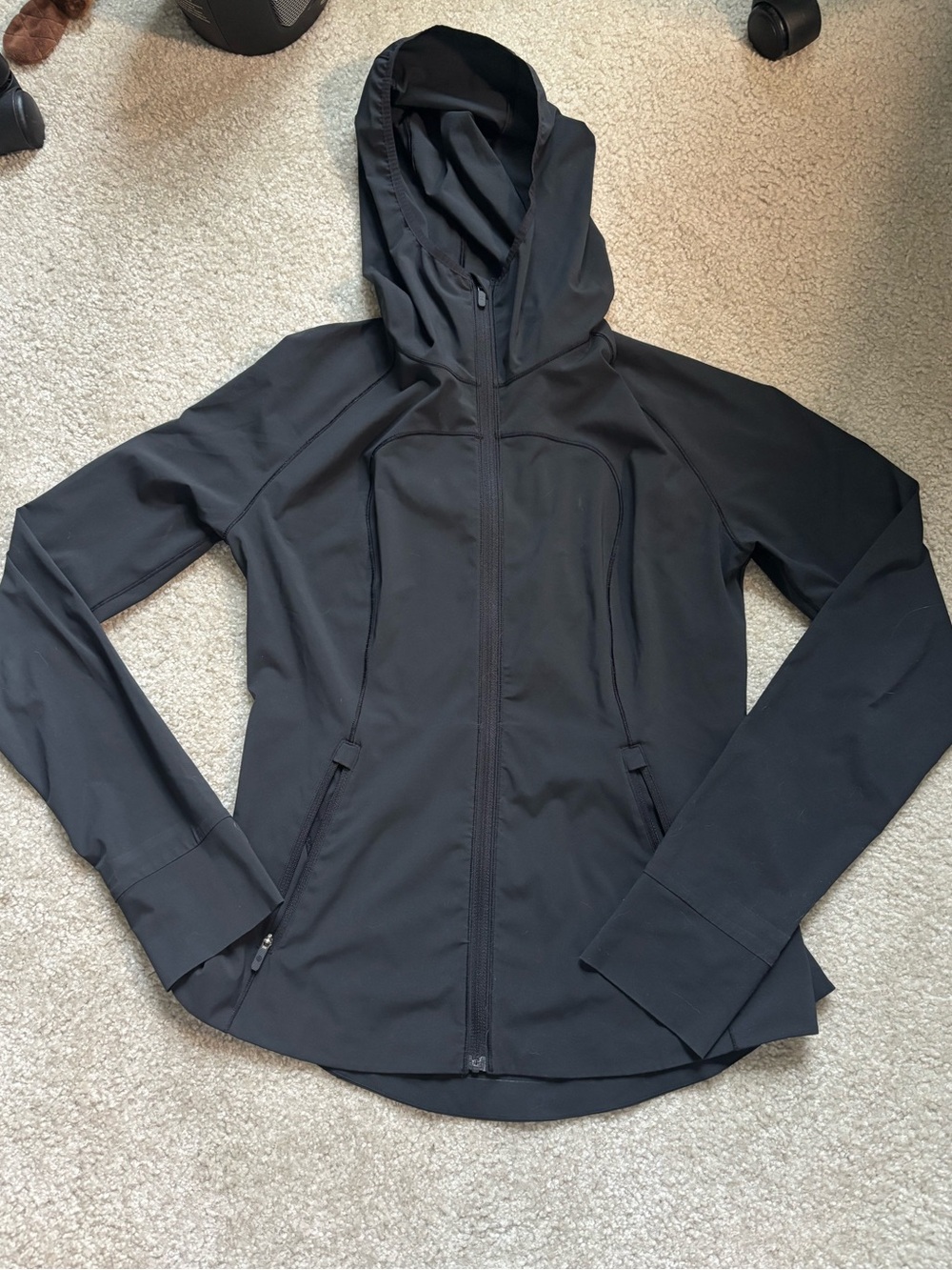 Lululemon women’s windbreaker